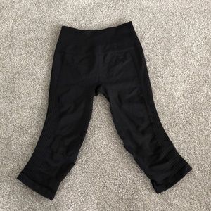 Textured Lulu Lemon leggings